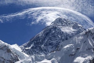 Sáu người chết trong trận tuyết lở tại đỉnh Everest